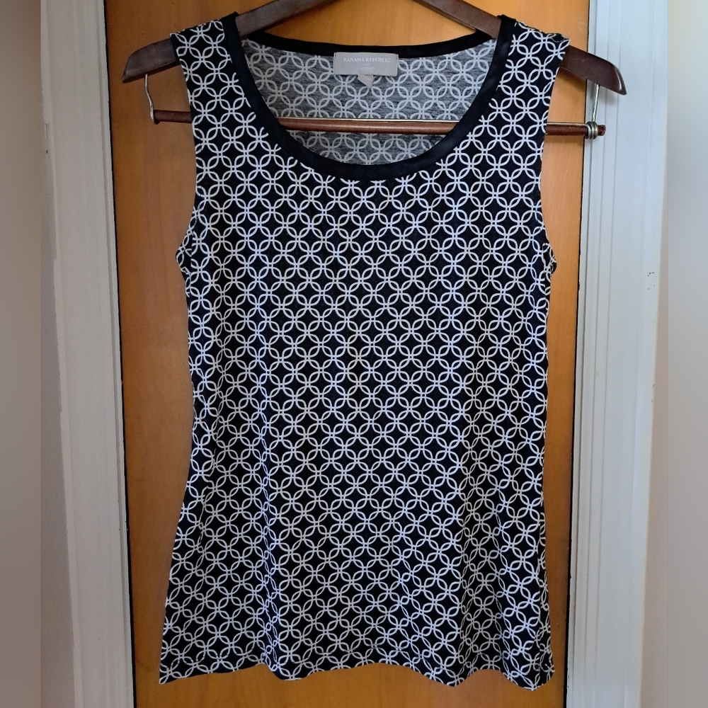 Banana Republic Black & White Geometric Sleeveless Tank